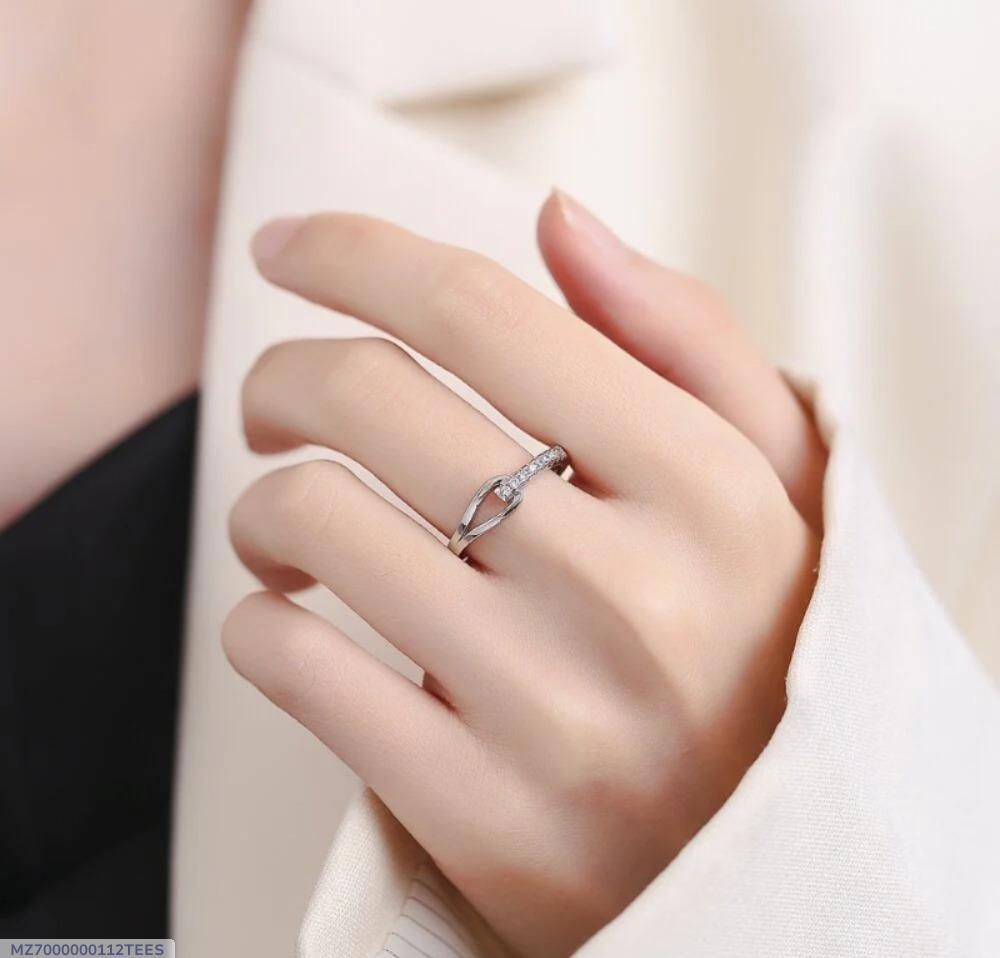 New luxury Design Ring For ladies.