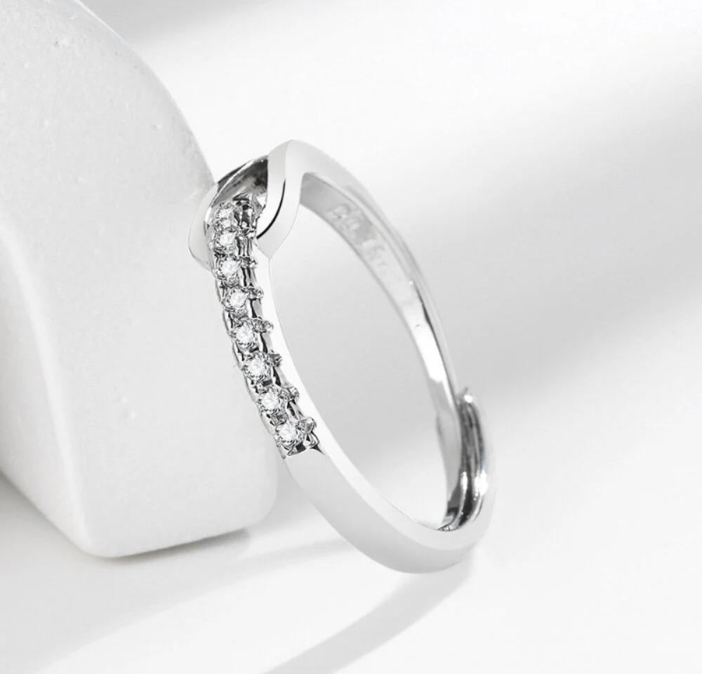 New luxury Design Ring For ladies.